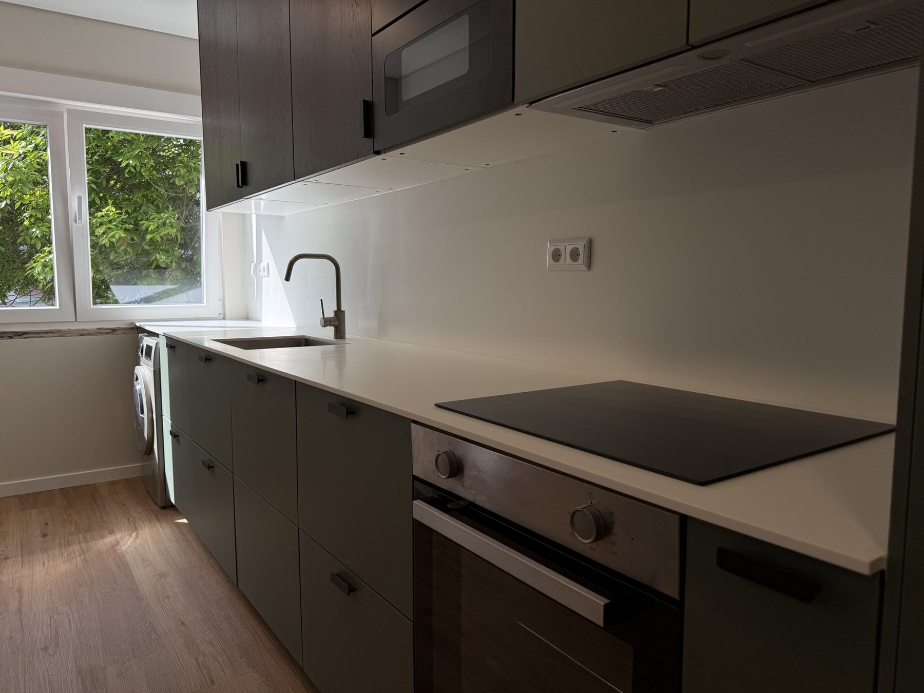 Projeto Calpaiva — cozinha com bancada Inovacril